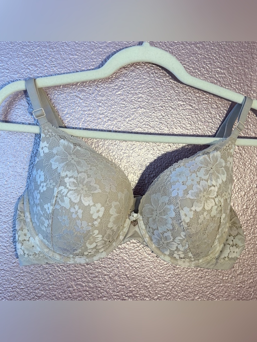 Victoria’s Secret- Body by Victoria Floral Lace Push-Up Bra in Light Beige